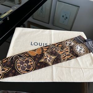 Used once Louis Vuitton Bandeau